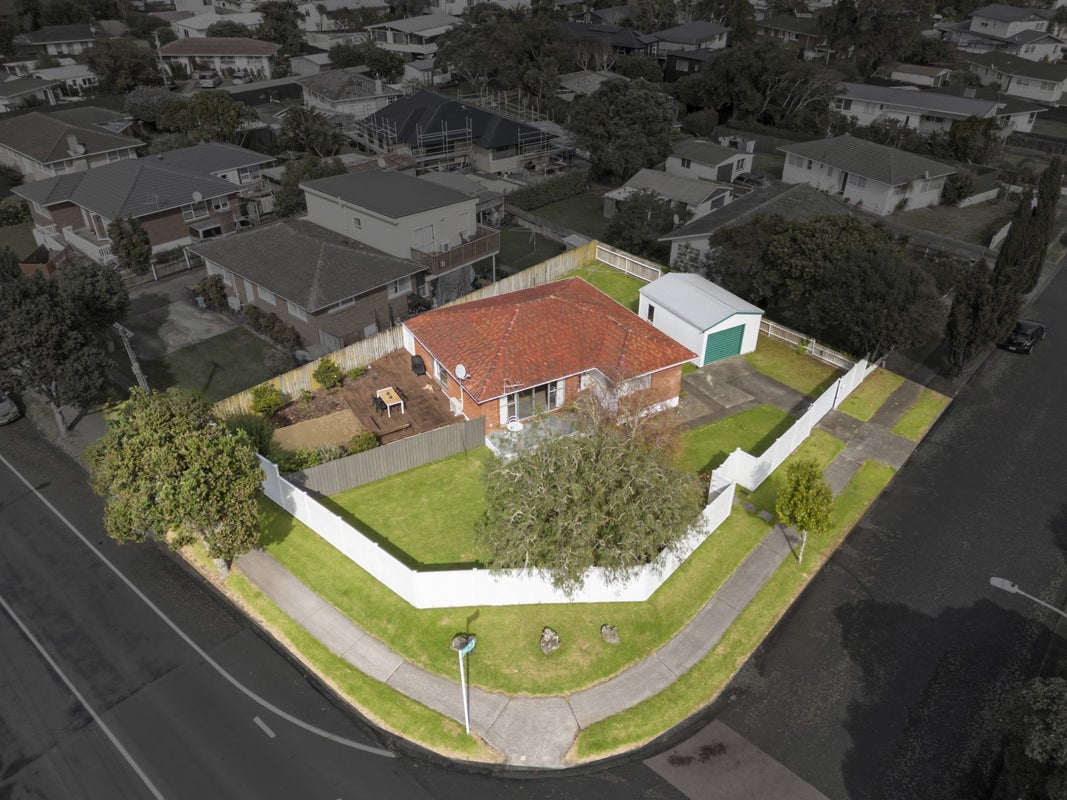 2 Kea Place, Mangere Bridge, Auckland - Carousel 1