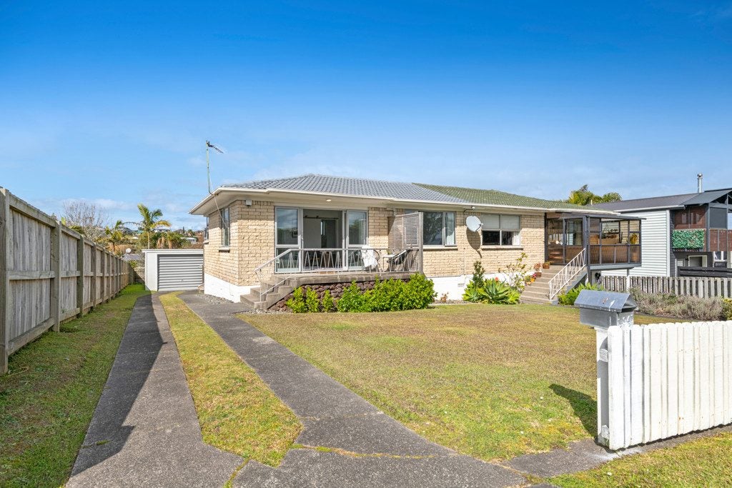 1/941 Whangaparaoa Road, Manly, Whangaparaoa - Carousel 1