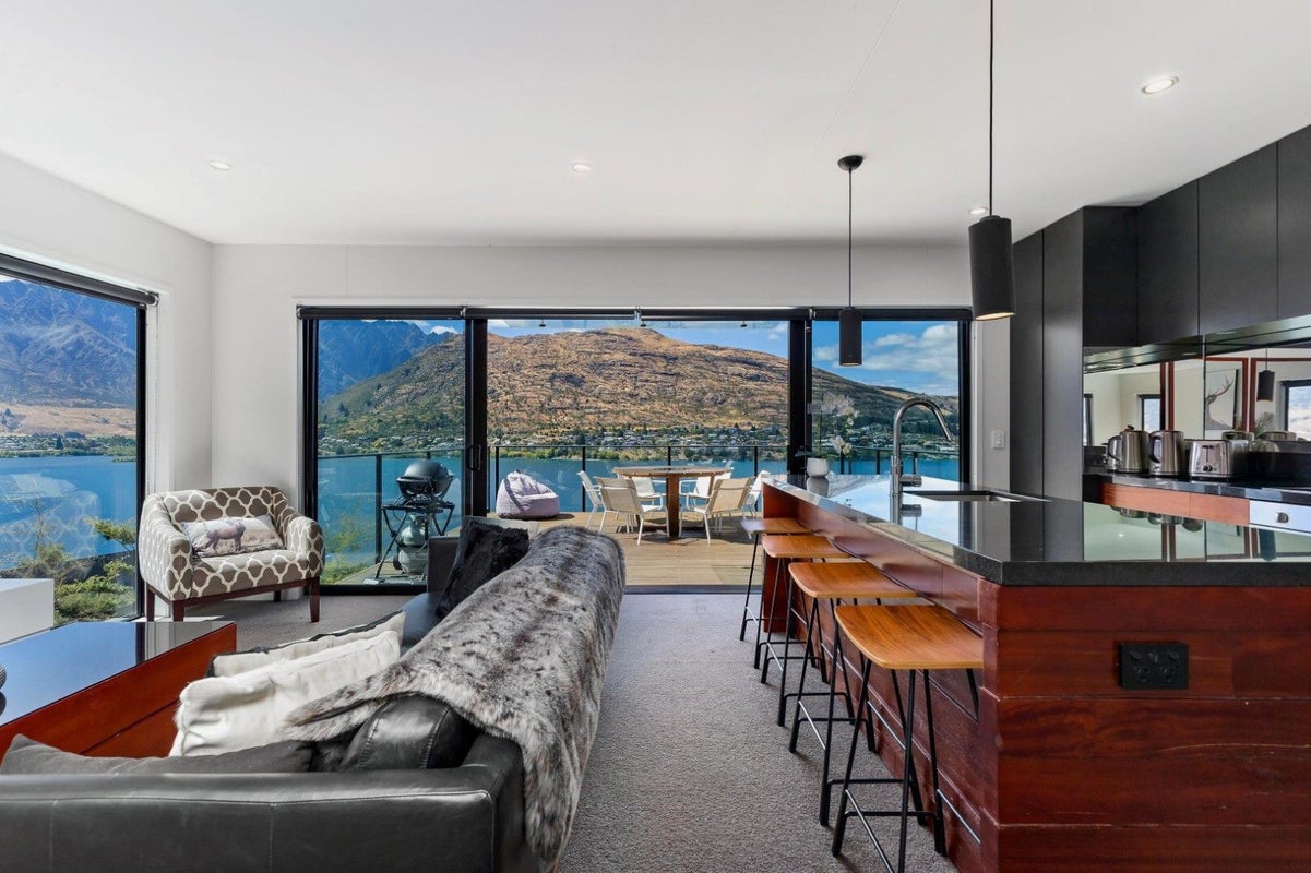19 Perkins Road, FRANKTON, QUEENSTOWN - Carousel 1