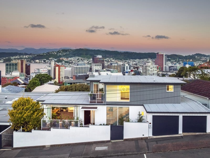 27 Salamanca Road, Kelburn, Wellington - Carousel 1