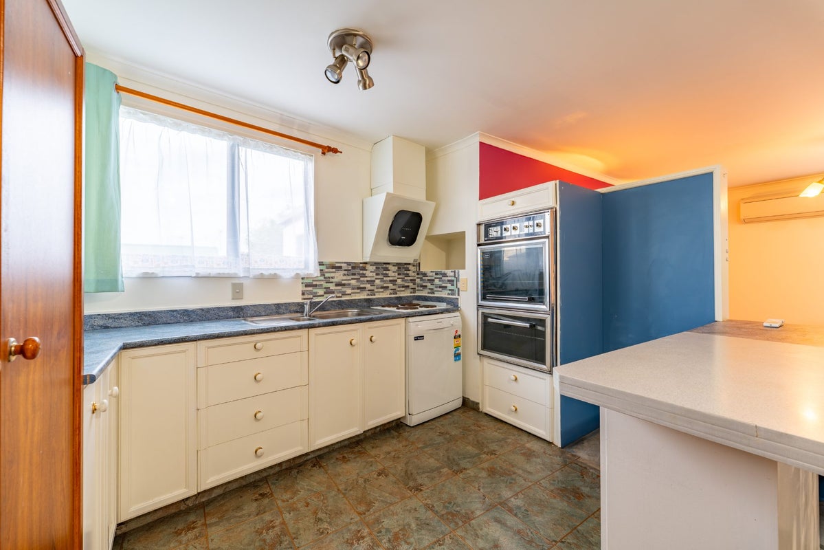 30 Cook Street, Oceanview, Timaru - Carousel 1