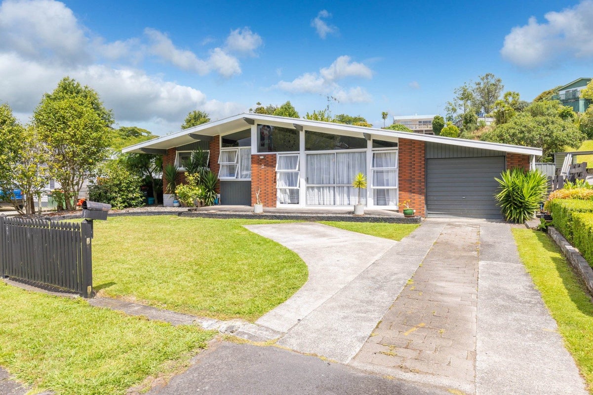 3 Caernarvon Street, Dinsdale, Hamilton - Carousel 1