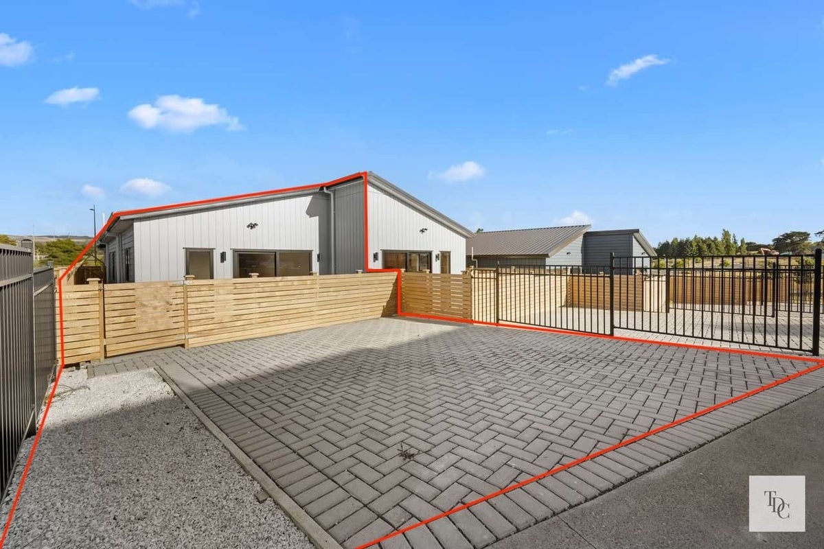 39 Tributary Parade, Karaka, Papakura - Carousel 12