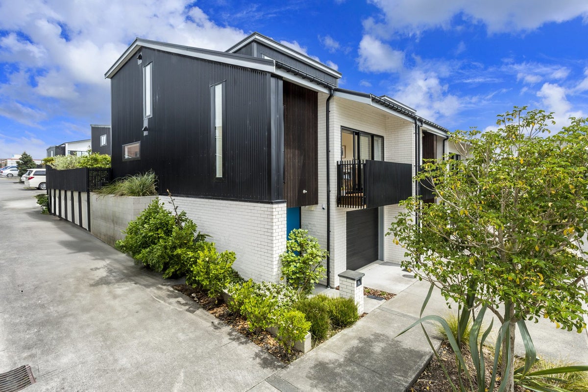 18 Te Aho Matua Road, Hobsonville, Auckland - Carousel 2