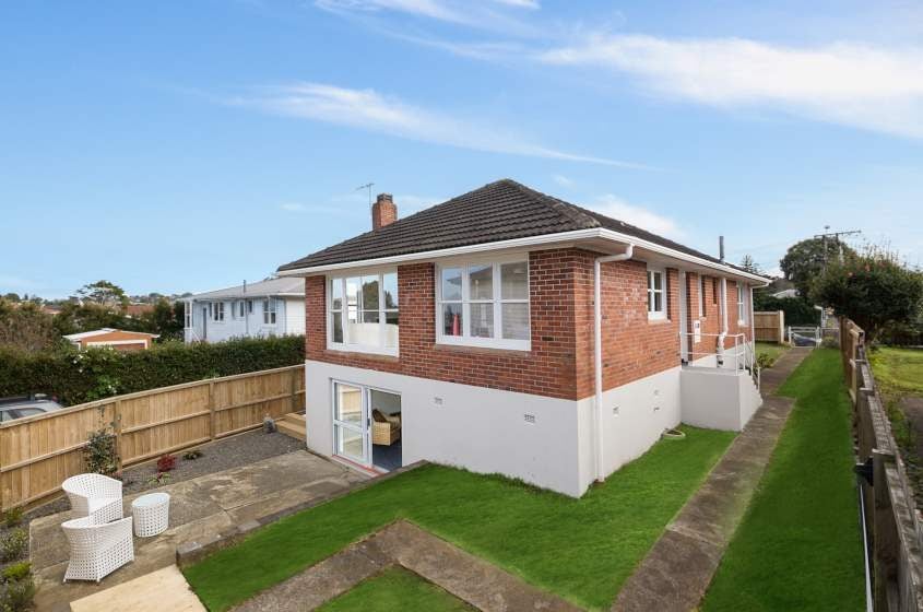 215 Sunnynook Road, Wairau Valley, Auckland - Carousel 1