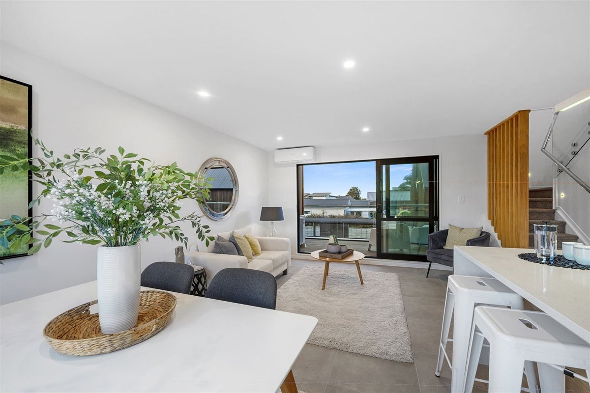 28E Walker Road, Point Chevalier, Auckland - Carousel 2