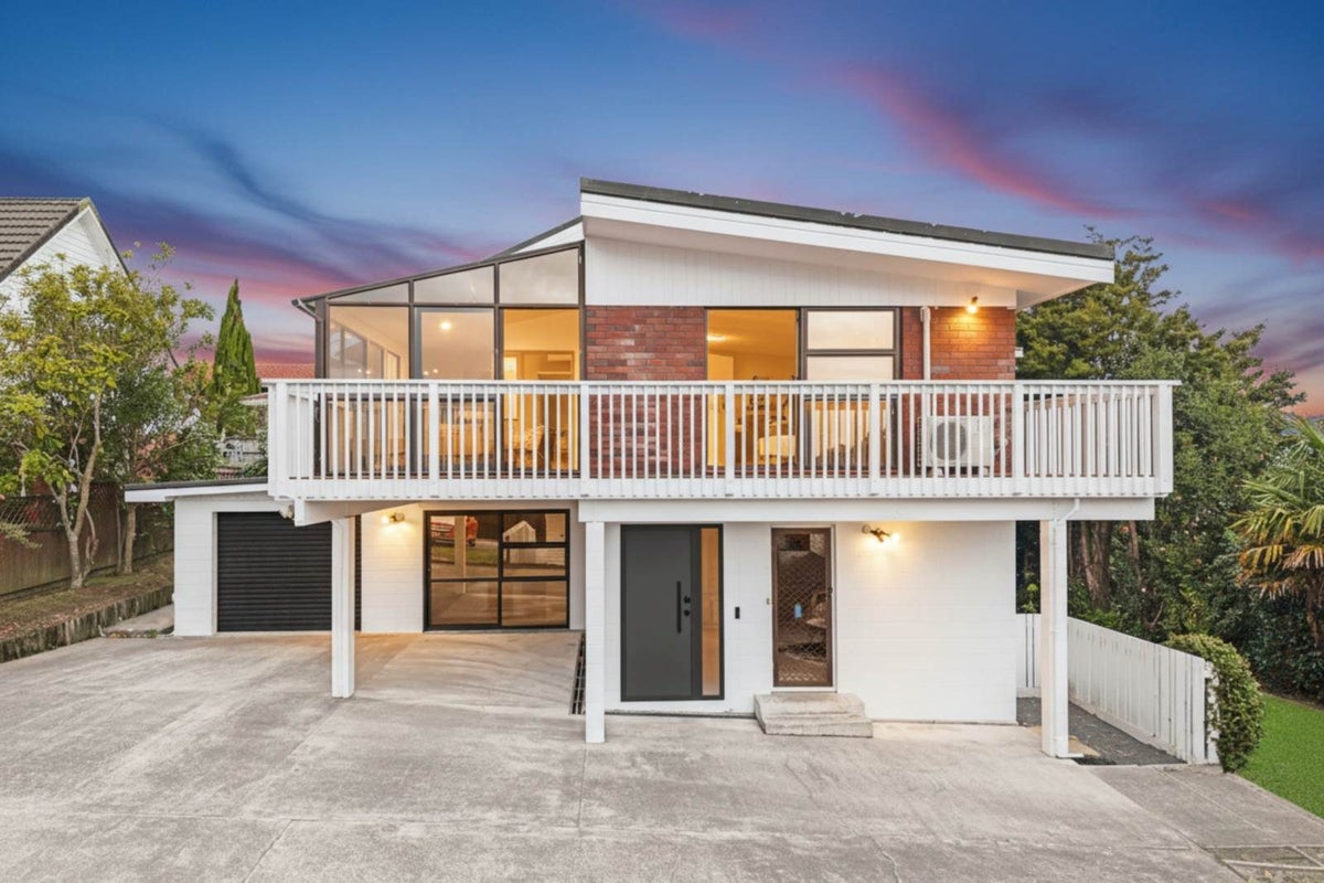 363C Richardson Road, New Windsor, Auckland - Carousel 1