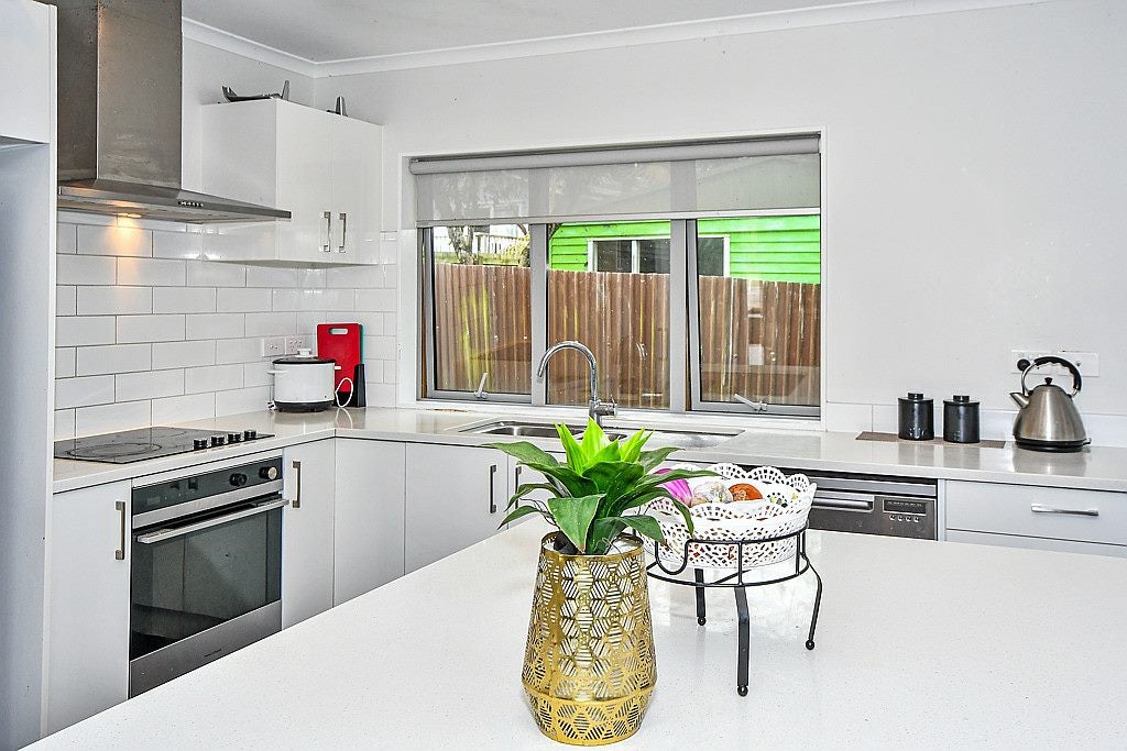 84A Zelda Avenue, Clover Park, Auckland - Carousel 1