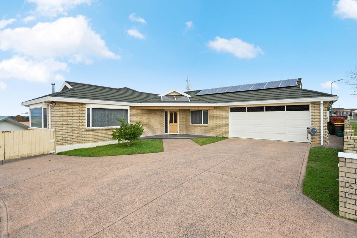 33 Bartholomew Drive, Nawton, Hamilton - Carousel 1