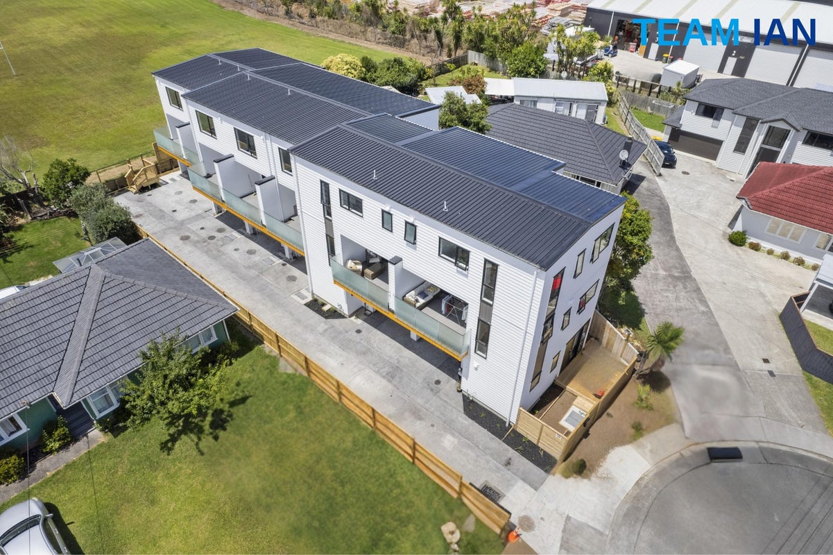 1/68 Smythe Road, Henderson, Auckland - Carousel 1