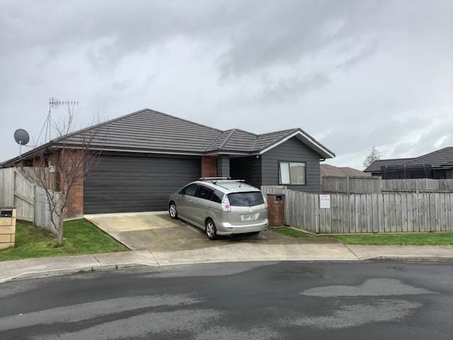 16 Charlotte Crescent, Dinsdale, Hamilton - Carousel 1