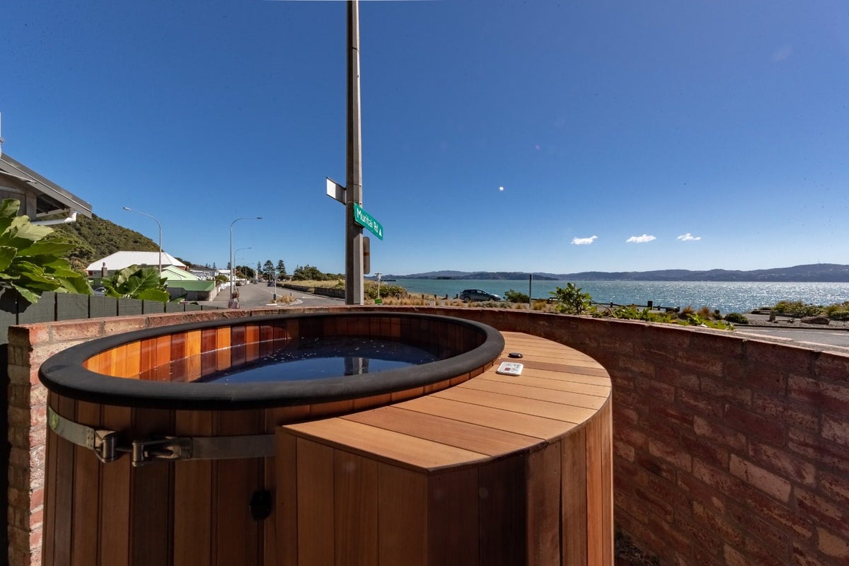759 Marine Drive, Eastbourne, Lower Hutt - Carousel 20