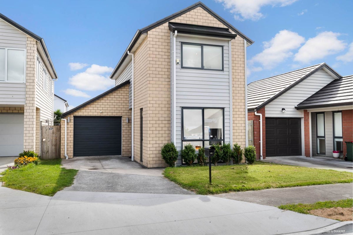 13 Tete Lane, Takanini, Auckland - Carousel 1