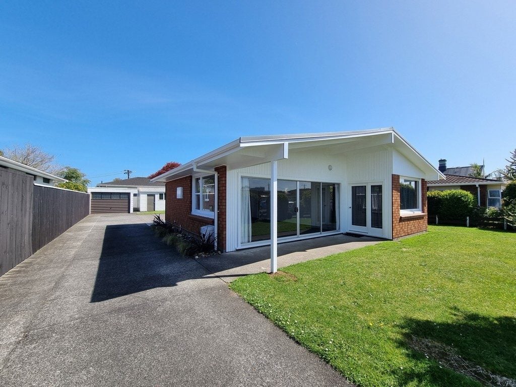 22 Tukapa Street, Westown, New Plymouth - Carousel 1