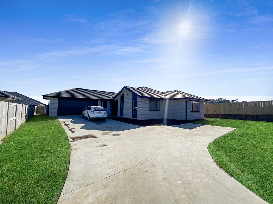 6 Faber Place, Rototuna North, Hamilton - Carousel 1