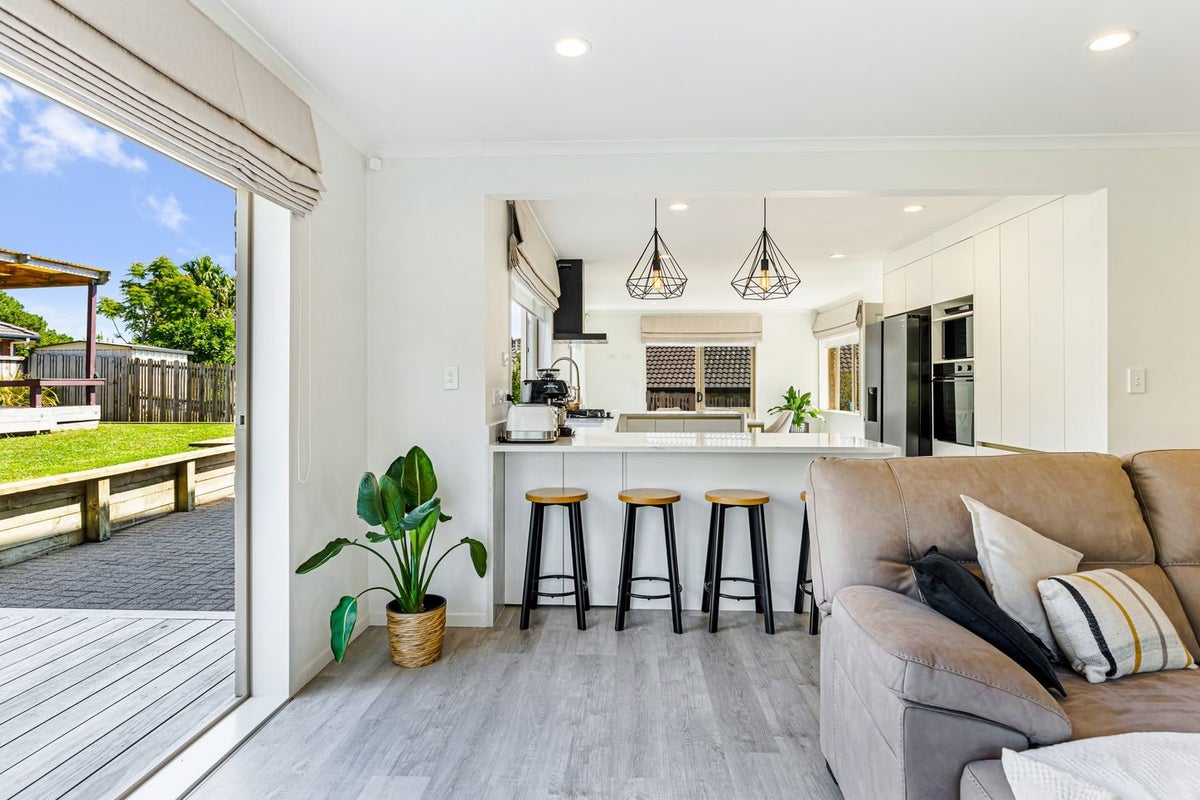 54 Black Teal Close, Unsworth Heights, Auckland - Carousel 2