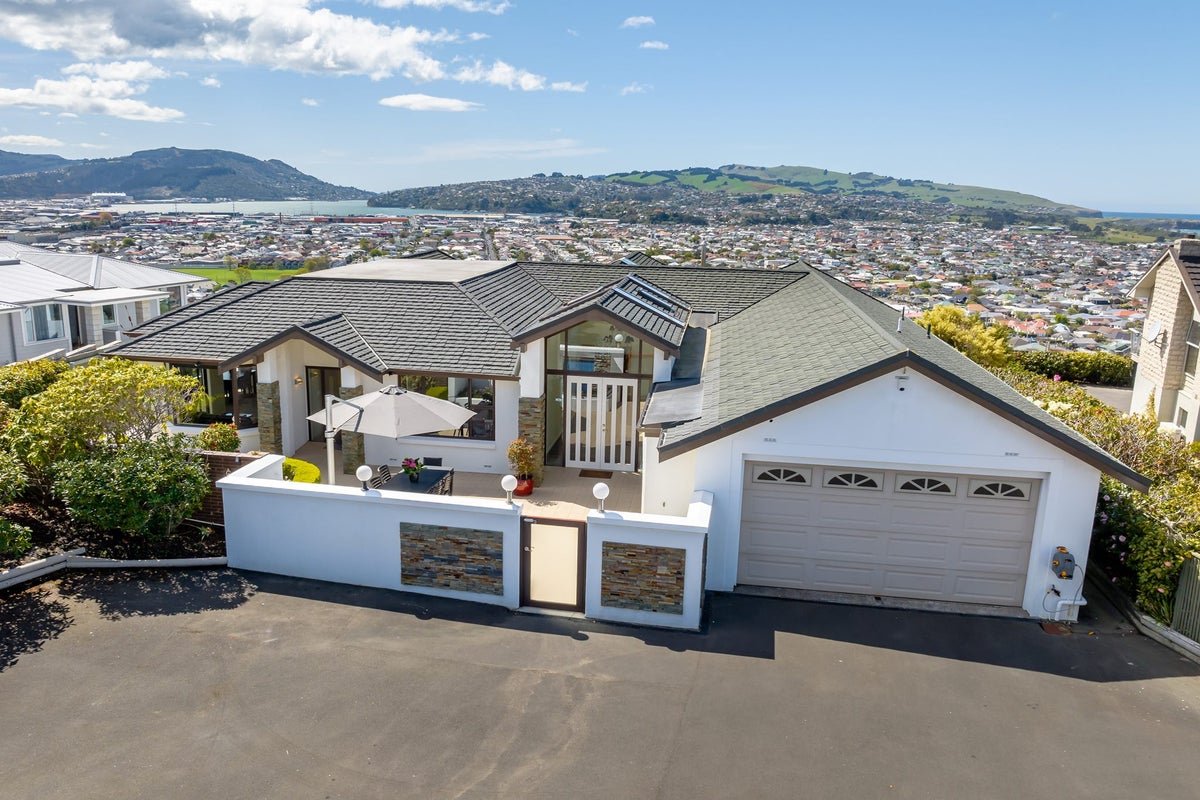95 Easther Crescent, Kew, Dunedin - Carousel 1