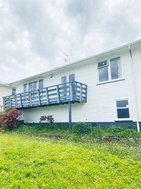 20 Gloucester Street, Cannons Creek, Porirua - Carousel 1