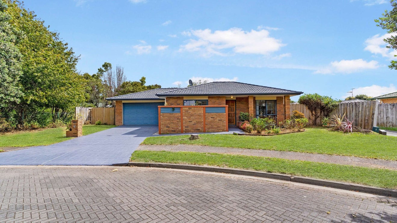 7 Watersfield Place, Flat Bush, Auckland - Carousel 1