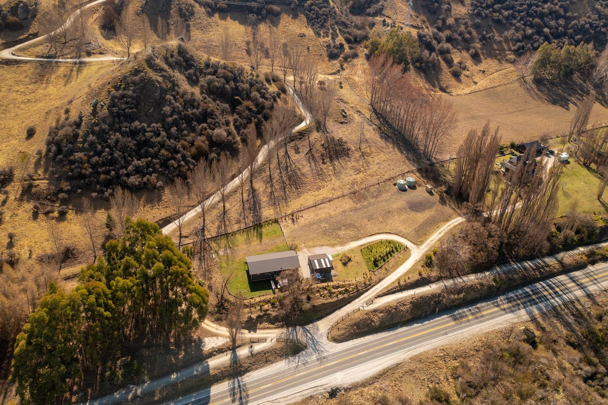 1633A Gibbston Highway, Gibbston, Queenstown - Carousel 24