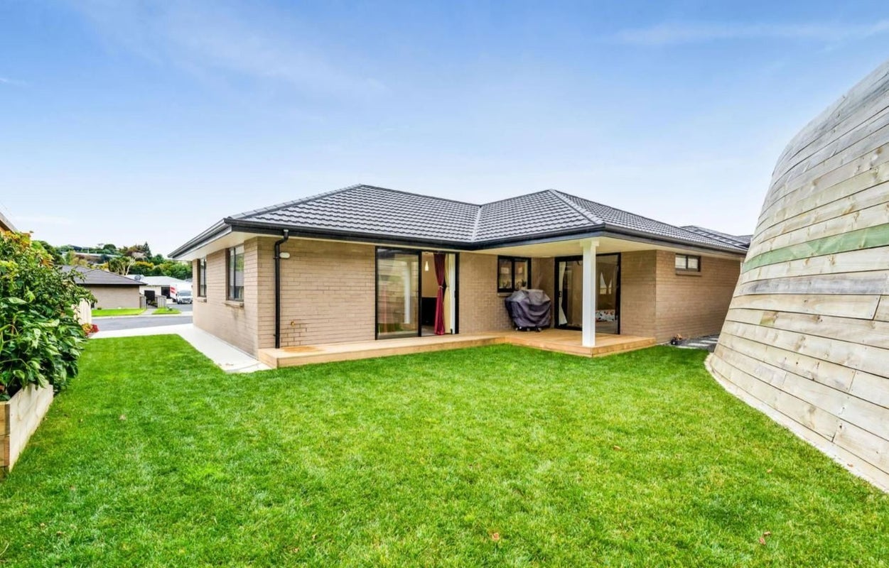51 Magnolia Drive, Westown, New Plymouth - Carousel 20