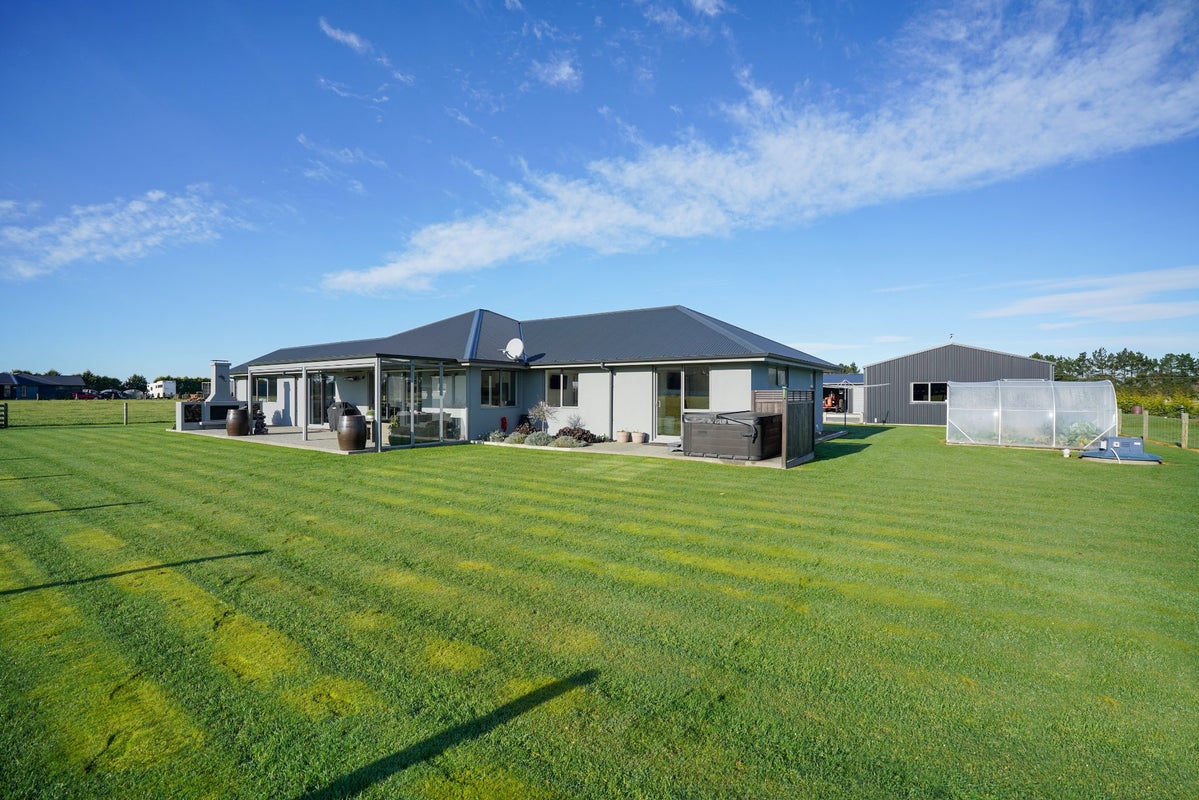 81 Mika Way, Lorneville, Invercargill - Carousel 1