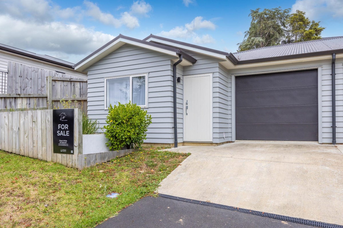 2/16 Rothwell Street, Dinsdale, Hamilton - Carousel 1
