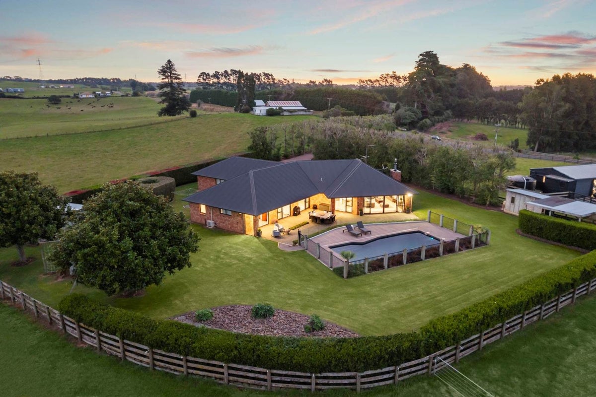 133 Sim Road, Papakura - Carousel 1