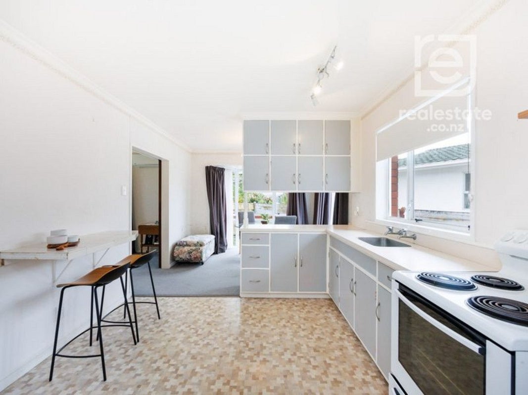 5 Mudgway Place, Awapuni, Palmerston North - Carousel 2