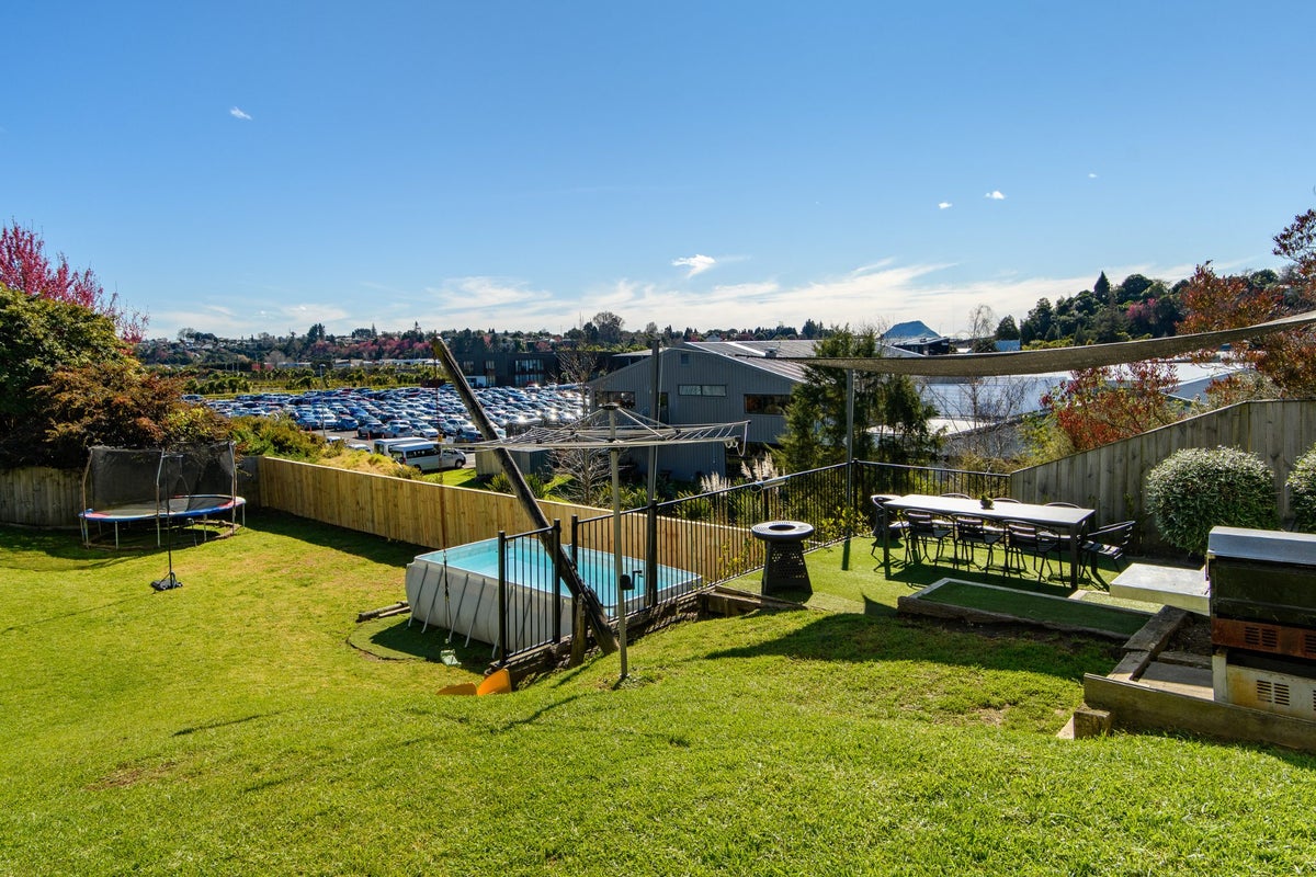 1 Clarke Street, Gate Pa, Tauranga - Carousel 20