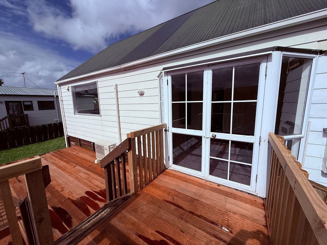 223 Waitemata Drive, Ranui, Auckland - Carousel 1
