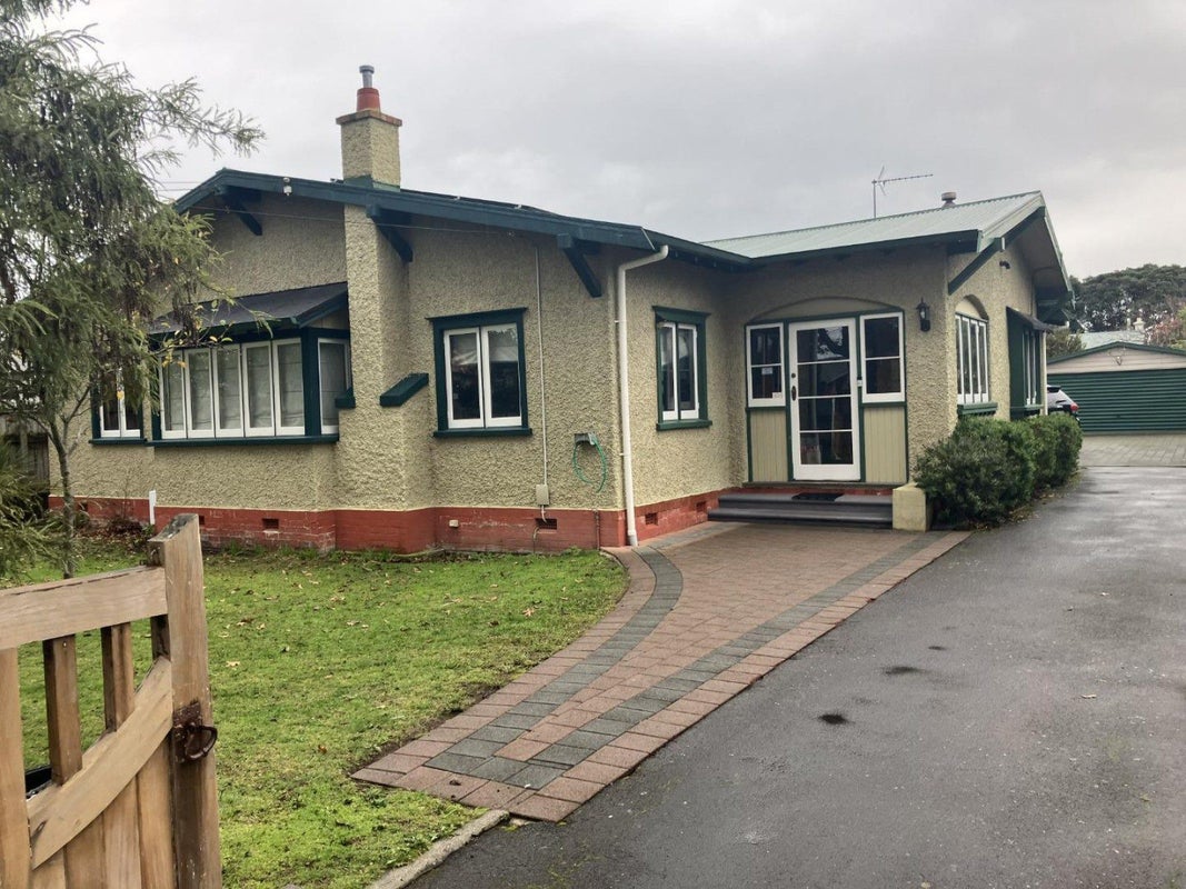 14 Selwyn Crescent, College Estate, Whanganui - Carousel 1