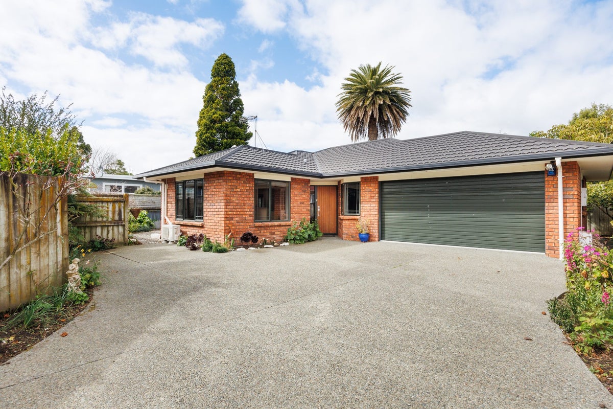 140A College Street, Awapuni, Palmerston North - Carousel 1