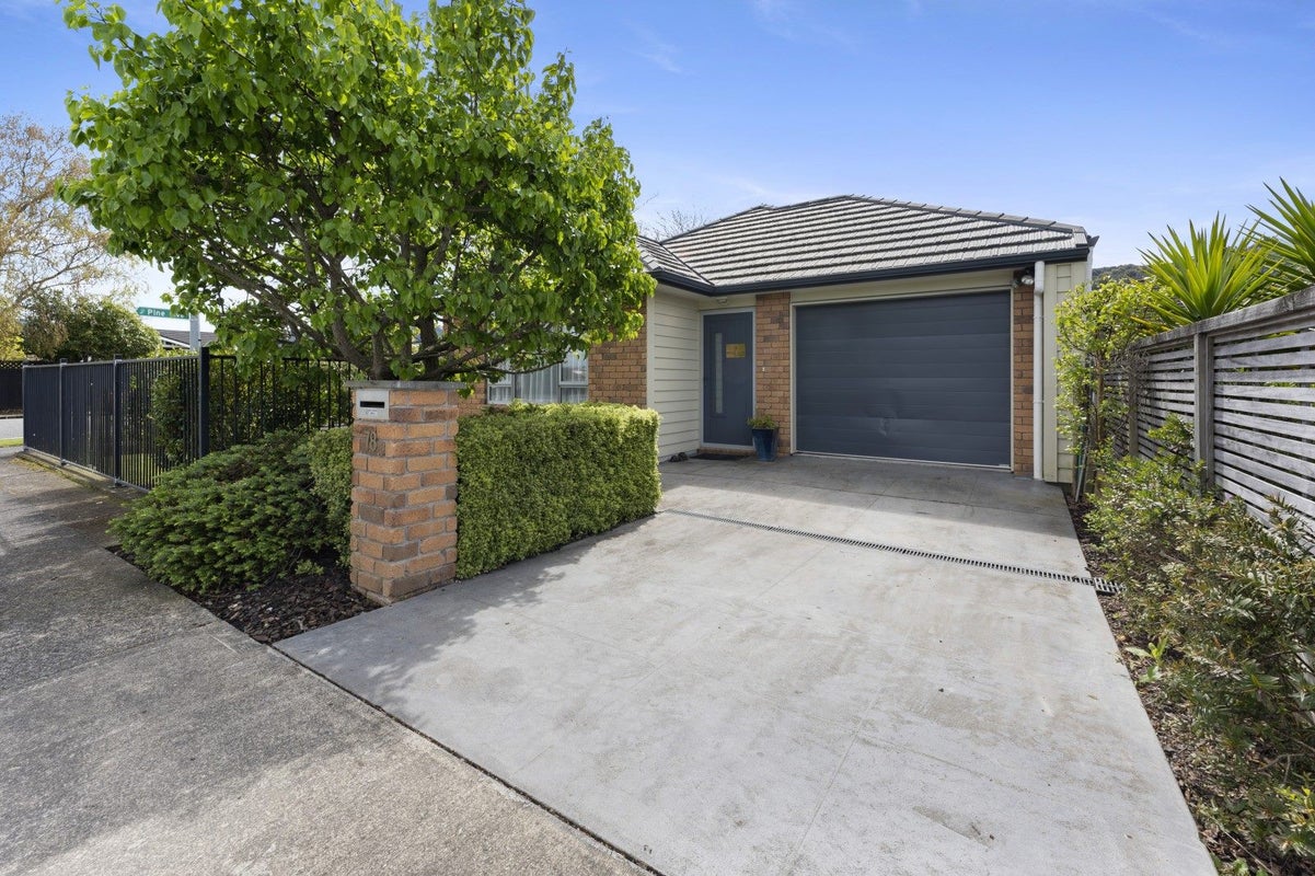 78 Pine Avenue, Ebdentown, Upper Hutt - Carousel 1
