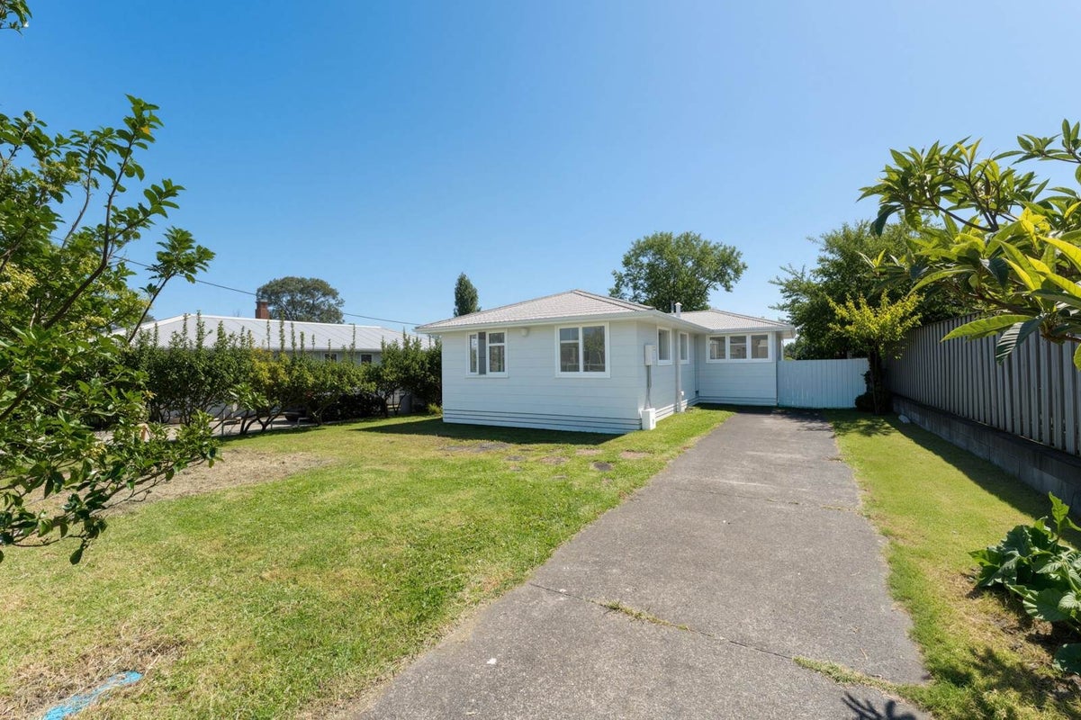64 Tonar Street, Northcote, Auckland - Carousel 1