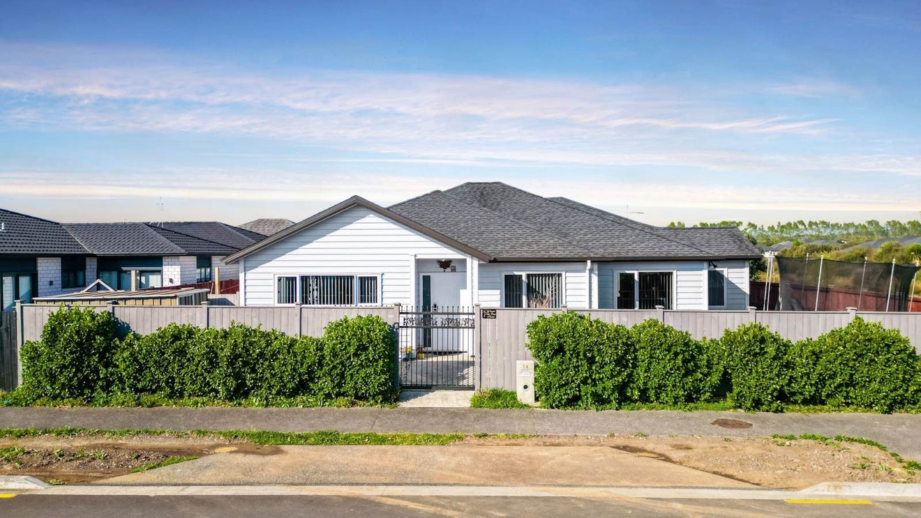 16 Softwood Avenue, Takanini, Auckland - Carousel 1
