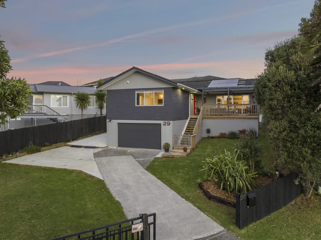 29 Malvina Place, Bucklands Beach, Auckland - Carousel 1