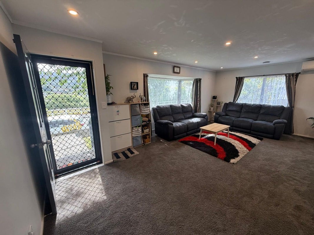 5 Duncan Street, Tawa, Wellington - Carousel 2