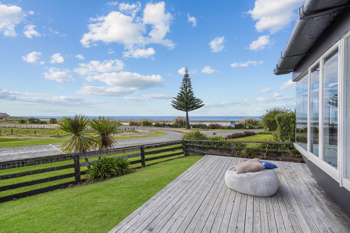 3428 Pourerere Beach Road, Pourerere, Central Hawke's Bay, Hawke's Bay - Carousel 1