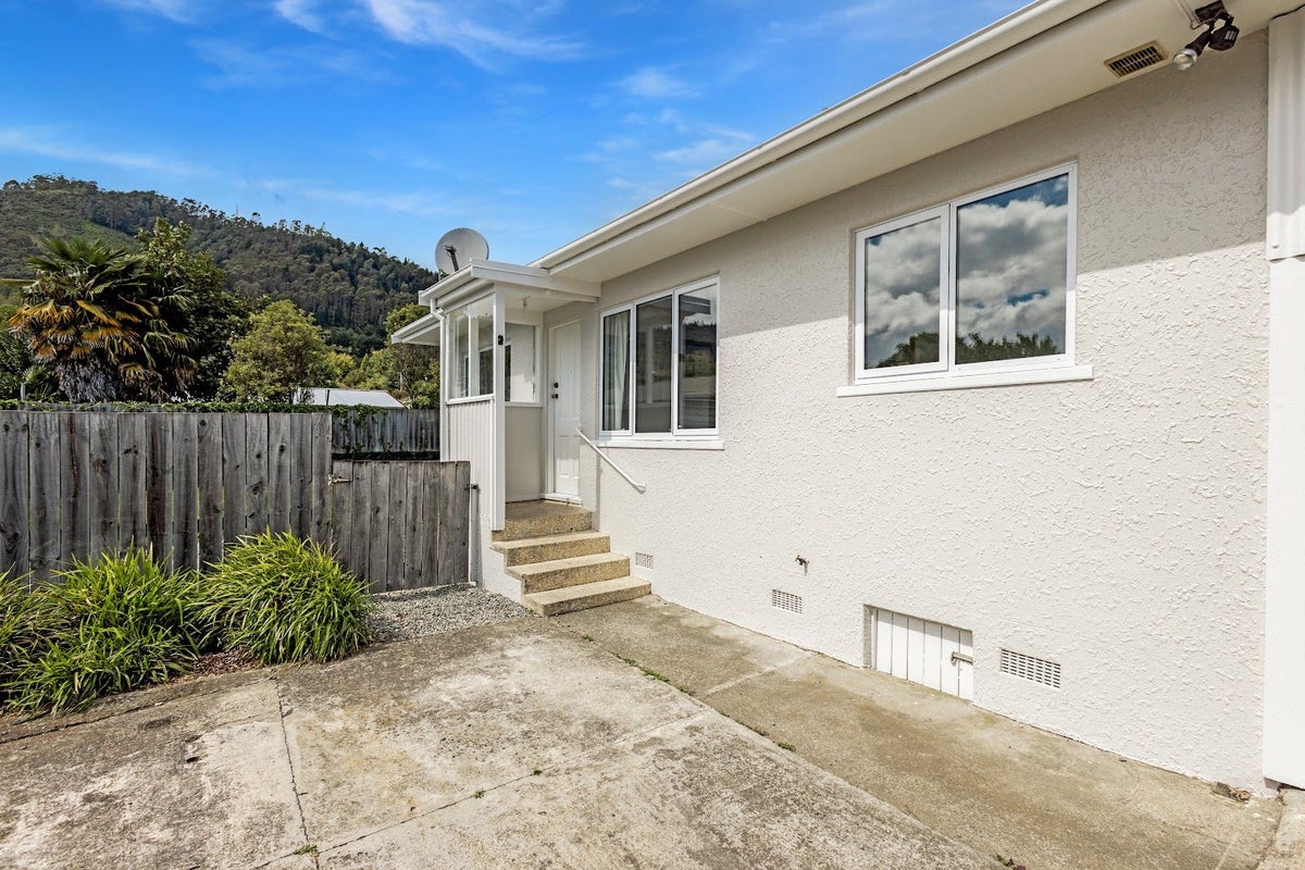 2/125 Tipahi Street, Nelson South, Nelson - Carousel 1