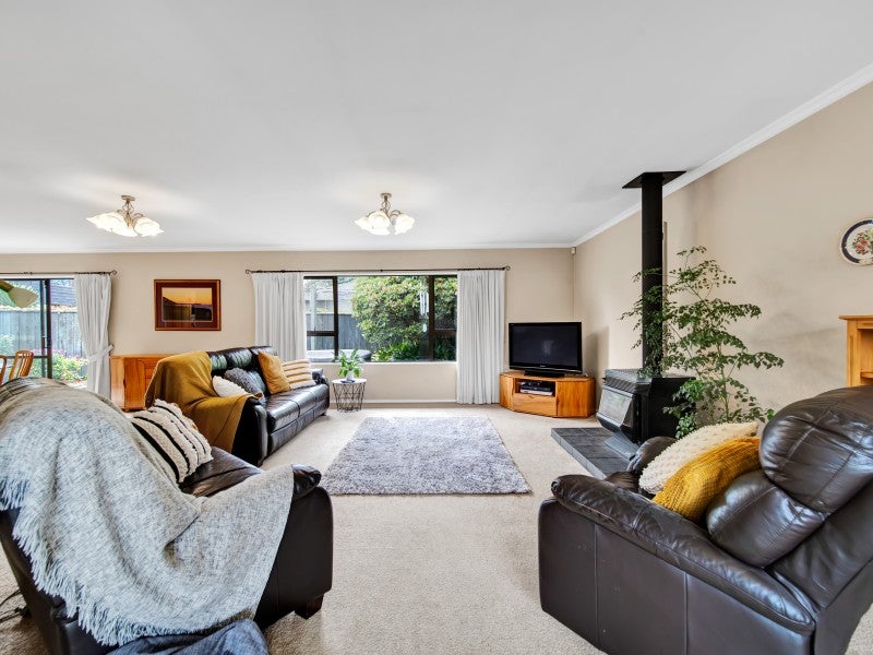 19 John Guthrie Place, Merrilands, New Plymouth - Carousel 2