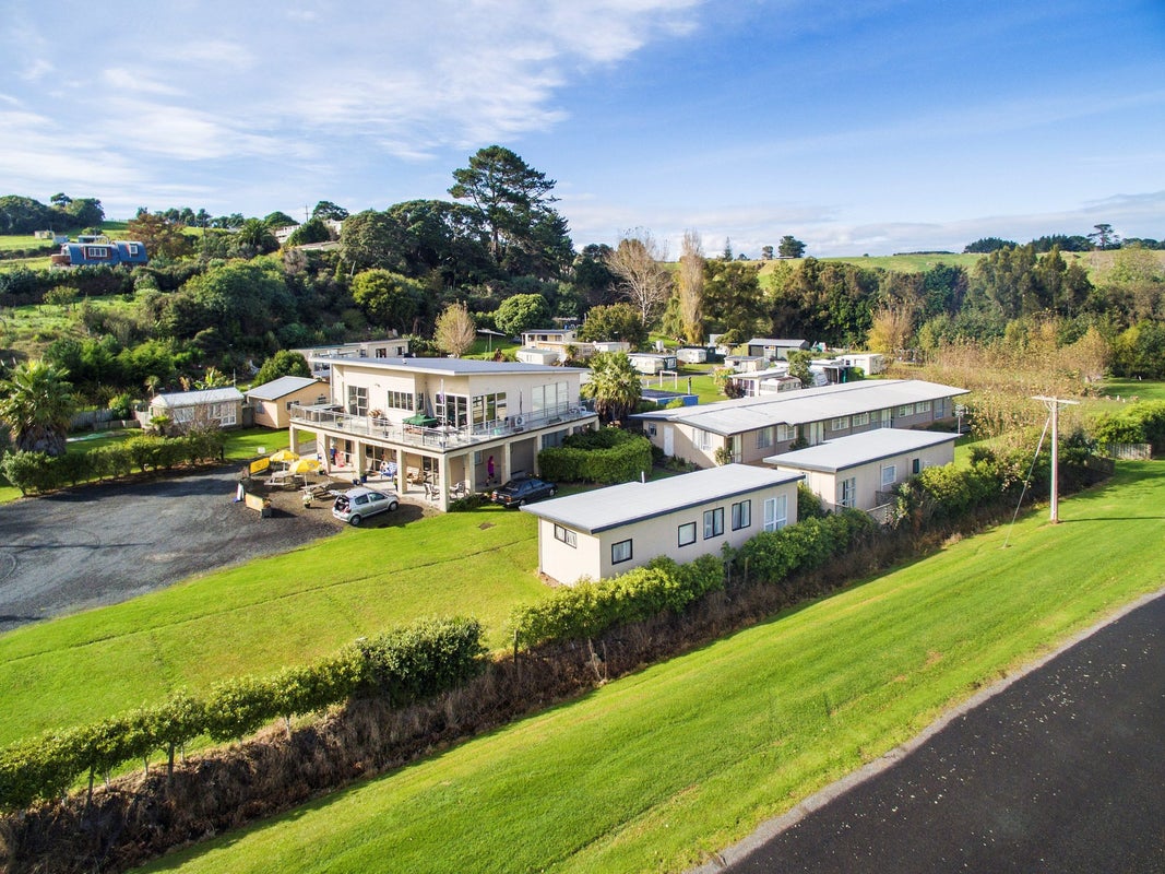 271 Karaka Bay RD, Karaka Bays, Wellington - Carousel 2