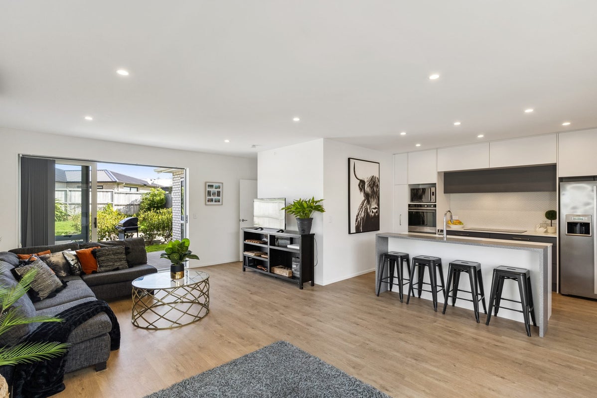 14B Marine Garden Crescent, Beachlands, Auckland - Carousel 1