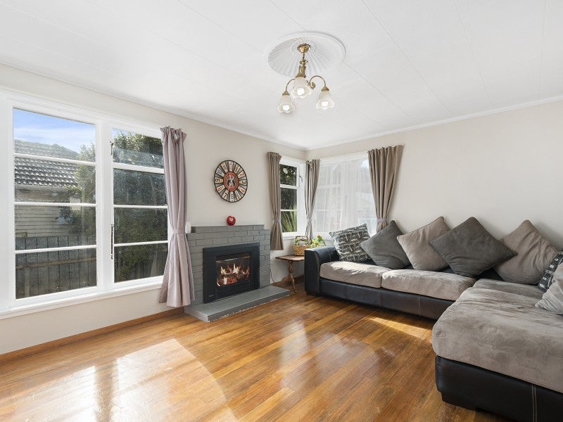 310 Stokes Valley Road, Stokes Valley, Lower Hutt - Carousel 2