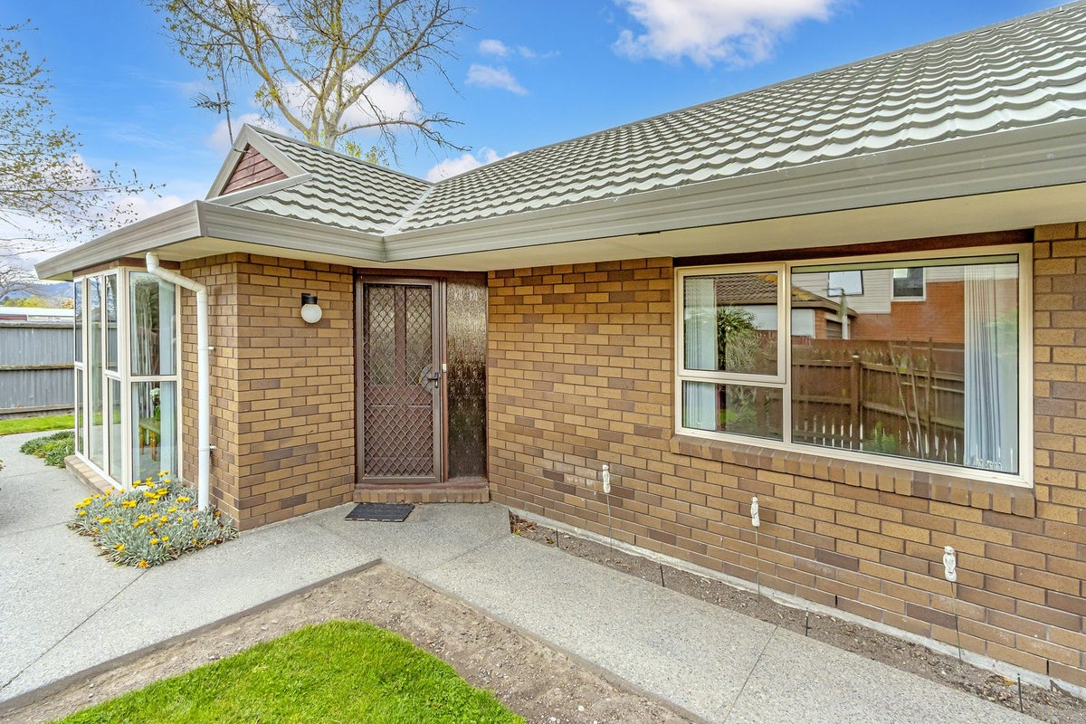 2/4 Rima Lane, Hoon Hay, Christchurch - Carousel 2