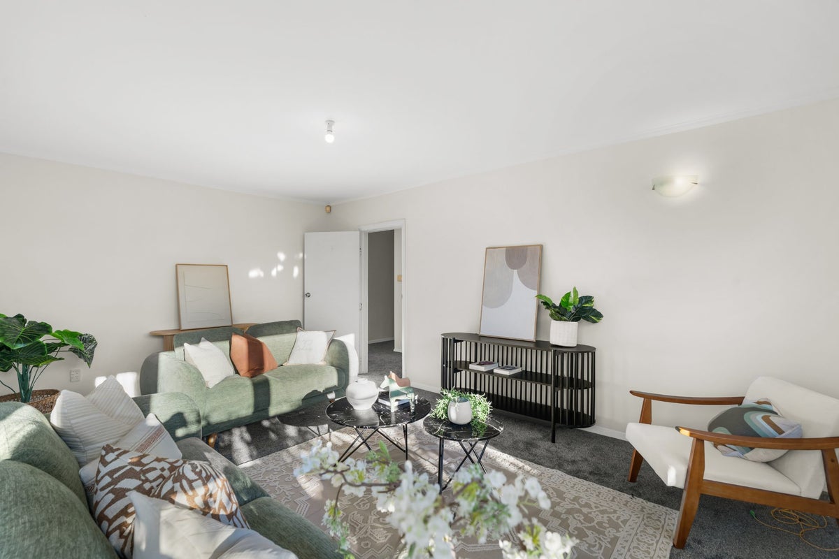 5 Sealy Place, Bryndwr, Christchurch - Carousel 2