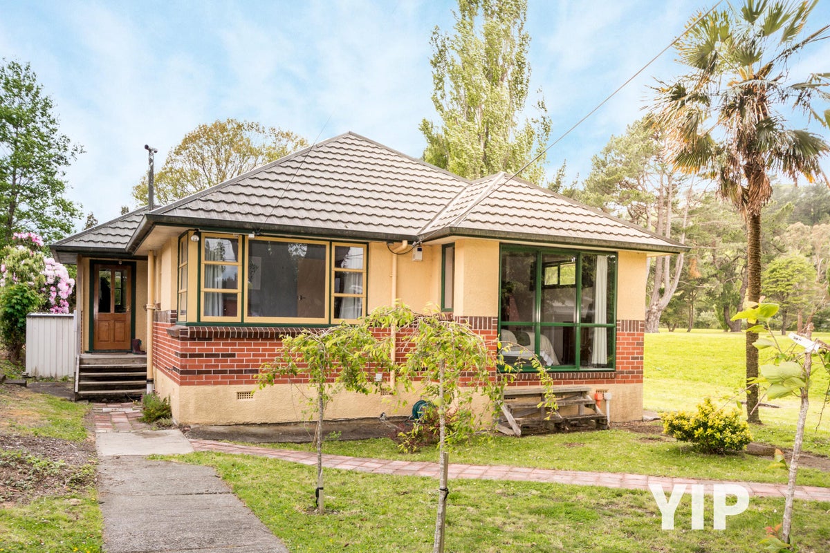 7 York Avenue, Manor Park, Lower Hutt - Carousel 1