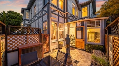24 Hobson Street, Thorndon, Wellington - Carousel 1