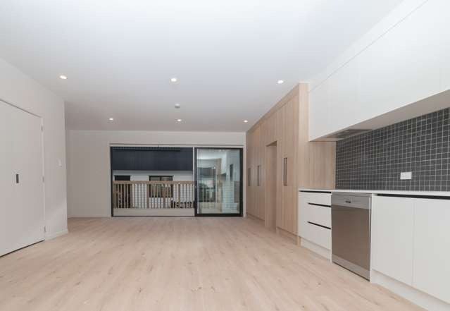 2/56 Salisbury Road, Birkdale, Auckland - Carousel 2
