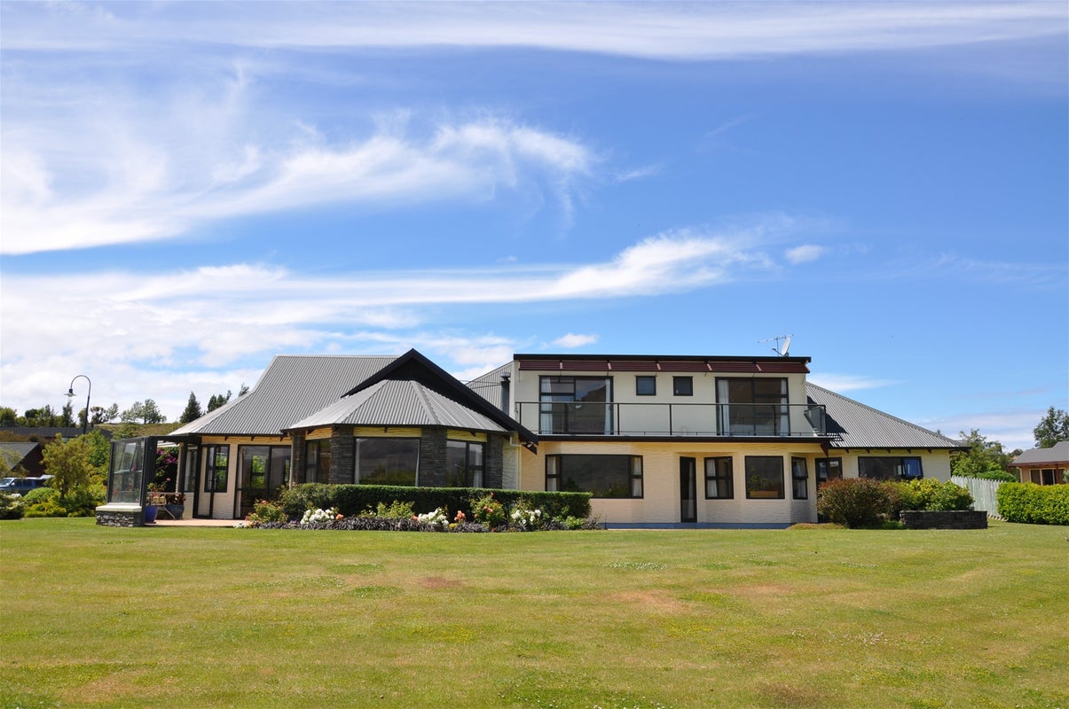 4 THE TERRACES, Wanaka - Carousel 1